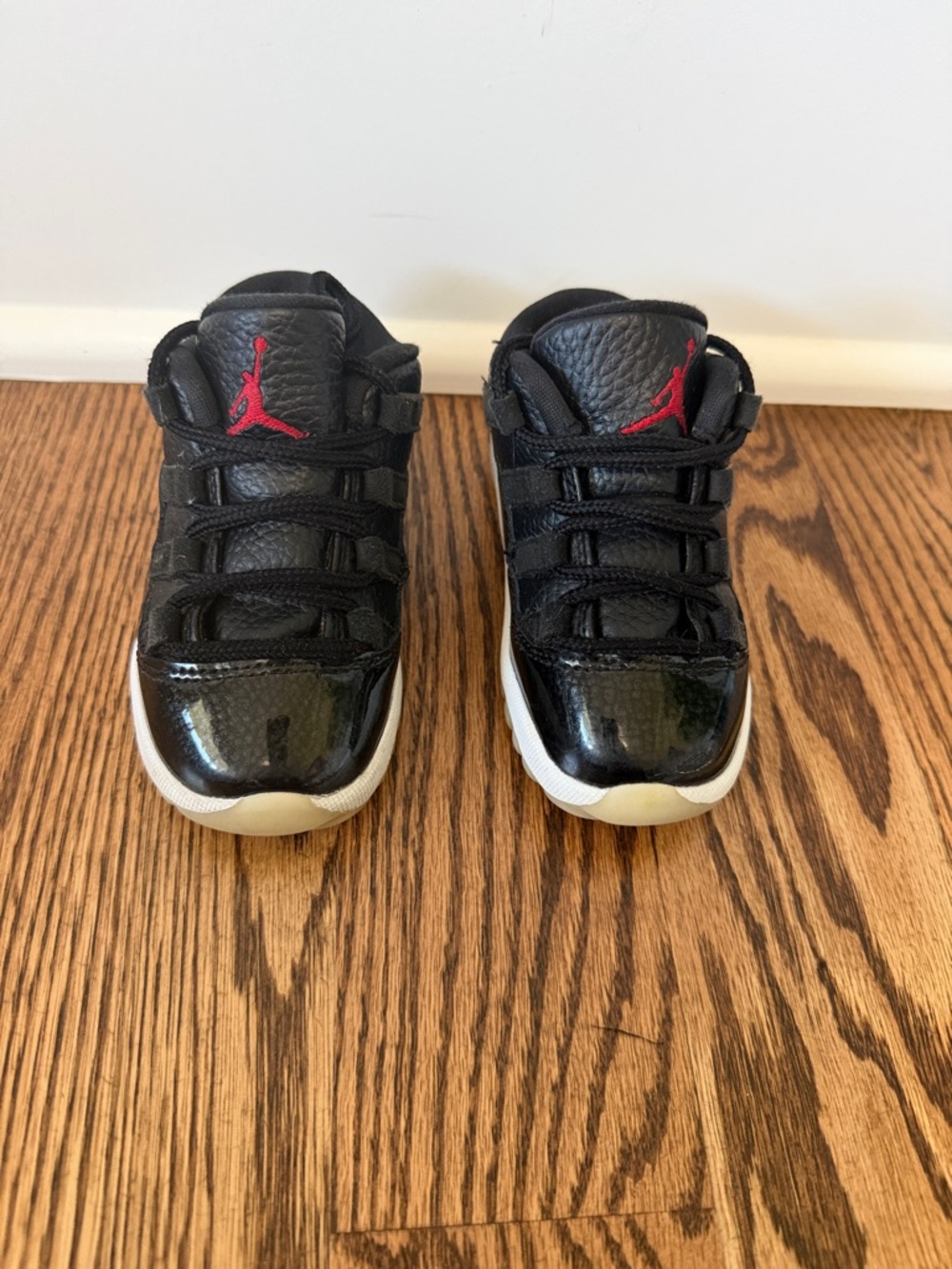 Jordan Retro 11 Low Kids Sz 8